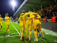 Soccer Football - UEFA Champions League - Play Off - First Leg - Bodo/Glimt v Inter Milan - Aspmyra Stadion, Bodo, Norway - February 18, 2026 Bodo/Glimt's Jens Petter Hauge celebrates scoring their second goal with teammates Thomas Andersen/NTB via REUTERS ATTENTION EDITORS - THIS IMAGE WAS PROVIDED BY A THIRD PARTY. NORWAY OUT. NO COMMERCIAL OR EDITORIAL SALES IN NORWAY.