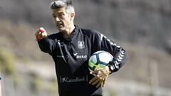 Álex Bermejo: "No me quema tener el balón"