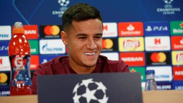 Coutinho, en rueda de prensa con el Barcelona.