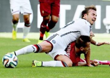 Jugada del penalti entre Mario Goetze y Joao Pereira.