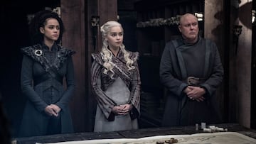 Imagen de Nathalie Emmanuel, Emilia Clarke y Conleth Hill.