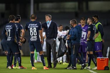 Técnicos de Liga MX no respetan recomendaciones sanitarias