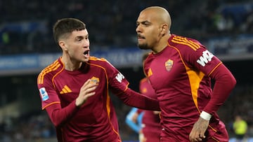 Donyell Malen celebra un gol.