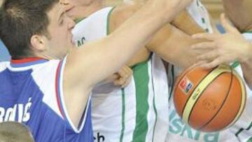 <strong>LUCHA A MUERTE.</strong> Eslovenia y Serbia lo dieron todo. Se impuso la mayor calidad de Eslovenia.