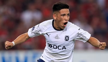 Ezequiel Barco se convirtió en el fichaje más caro en la historia de la MLS luego de ser comprado por 15 millones de dólares al Club Atlético Independiente, superando el traspaso de Michael Bradley a Toronto Fc procedente de la Roma por 10 millones de dólares en 2014.