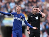 Los árbitros de la Premier tienen que decir de qué equipo son