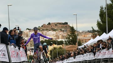 Matthews celebra su victoria en el GP de Castellón.