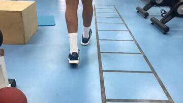 Diego Costa sube un vídeo caminando tras su operación