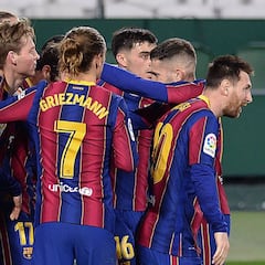 Aprobados y suspensos del Barça: a Koeman le salvan los cambios