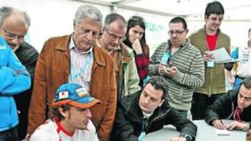 <b>EXPECTACIÓN. </b>La prensa mundial, pendiente del asturiano.