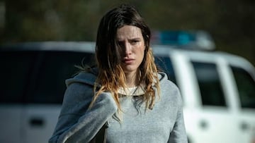 Bella Thorne vs Mickey Rourke 'Girl'