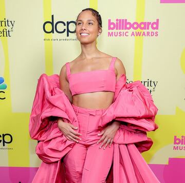 Así fue la alfombra roja de los Billboard Music Awards 2021: The Weeknd, Jonas Brothers y más