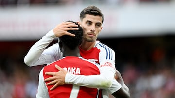 Kai Havertz y Bukayo Saka, jugadores del Arsenal, celebran el gol anotado en el amistoso ante el Bayer Leverkusen.