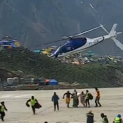 Un helicóptero fuera de control en el Himalaya aterriza de milagro