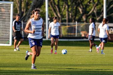 La Roja Femenina realizó su tercer día de entrenamientos en la cancha del Colegio Colombo Británico de Cali. En la primera jornada del Grupo A tendrá descanso.