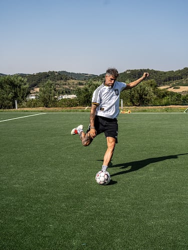 Con el Bayern de Múnich lo ganó absolutamente todo. El talentoso centrocampista y defensa español (campeón del mundo y de Europa con la selección) sigue compitiendo a nivel profesional. Actualmente juega en el Al-Bidda SC de la Qatari Second Division. 


