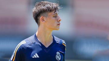 Güler, durante un entrenamiento con el Real Madrid.