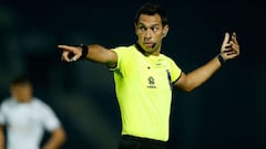 Facundo Tello sacó 11 tarjetas rojas y terminó el encuentro antes por dejar a Boca sin jugadores