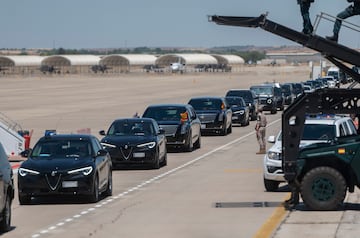 El presidente de los Estados Unidos ha aterrizado en la base aérea de Torrejón de Ardoz para acudir a la cumbre de la OTAN. Biden ha llegado a España en su avión Air Force One, blindado incluso ante una explosión nuclear y capaz de repostar desde el aire. El presidente estadounidense ha sido recibido por el rey Felipe VI al bajar del avión.