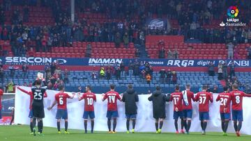 La pancarta de los jugadores de Osasuna que levantó a El Sadar