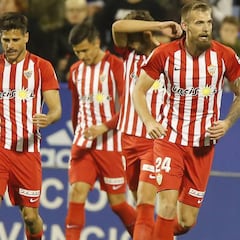 La falta de gol pone muy cuesta arriba la promoción para el Almería
