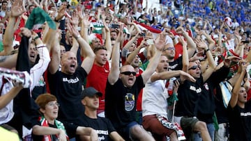 Aficionados de Hungría en el partido ante Islandia.