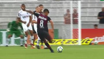 La gran ocasión de gol de Pavez en caída de Paranaense