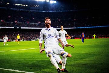 Sergio Ramos celebra su gol en el Camp Nou.