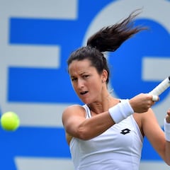 Lara Arruabarrena tumba a Kuznetsova; Carla Suárez cae