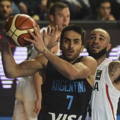 EE UU sonríe con el ex del Barça Holmes y Campazzo la lía