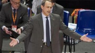 <b>DEFENSA Y REBOTE.</b> Son las claves de Messi para ganar al Efes en Estambul.