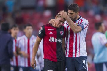 Si usted se ha tomado el tiempo de ver los partidos del Atlas, posiblemente concordará con que varios de ellos han trascurrido de forma similar. Empiezan con buen ritmo, acechan al rival, desaprovechan las oportunidades que generan y terminan perdiendo sin anotar gol. Varias veces ya le han pegado al poste, han fallado dos penales y Atlas sigue sin anotar un gol en el Apertura 2018. Con esto ya se han convertido en el club que más tiempo ha tardado en marcar en un arranque de torneo corto. Tendremos que ver hasta dónde llega esta mala racha de los rojinegros, que ya son últimos de la tabla general.