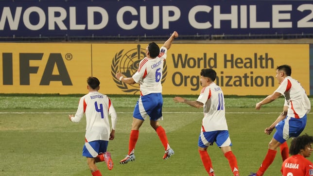 ¿Un país futbolizado? El ranking en que Chile pelea palmo a palmo con Argentina