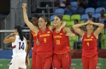 España vence a Serbia en las rondas preliminares.