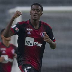 Extranjeros del Atlas luchan por no irse a la tribuna