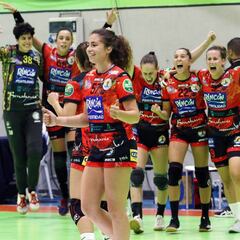 La tensión de las jugadoras reemplaza al público en la Copa