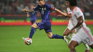 Argentina's forward Lionel Messi controls the ball during the 2026 FIFA World Cup South American qualification football match between Peru and Argentina at the National Stadium in Lima on October 17, 2023. (Photo by ERNESTO BENAVIDES / AFP)