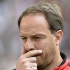 El Stuttgart despide a Zorniger