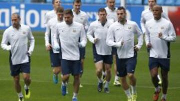 A POR EL LIDERATO. Zabaleta, Javi García, Negredo y Kompany están listos para esta noche.