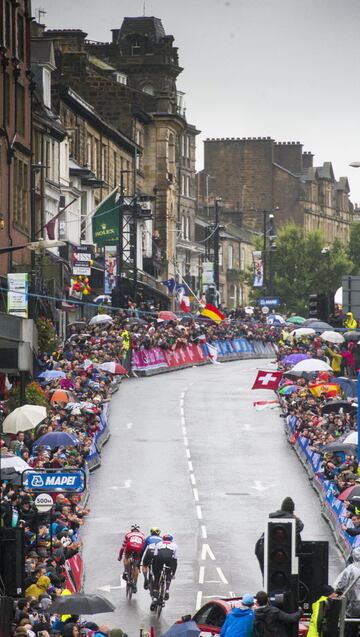 Sprint final: Pedersen, Trentin y Kung
