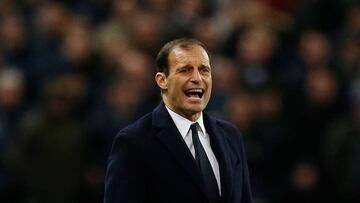 Juventus' manager Massimiliano Allegri reacts on the touchline during the UEFA Champions League round of sixteen second leg football match between Tottenham Hotspur and Juventus at Wembley Stadium in London, on March 7, 2018. / AFP PHOTO / IKIMAGES /