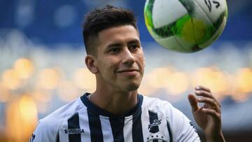 Daniel Angelici confirmó que, por ahora, el jugador no vestirá la camiseta azul y oro. El gran problema pasa por lo económico: “Es imposible”.