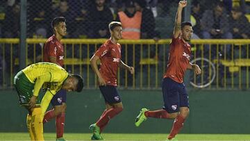 Independiente celebra un gol en campo de Defensa y Justicia.