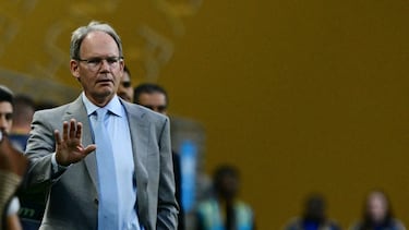 Brian Schmetzer, técnico de Seattle Sounders en el estreno de su equipo en el Mundial ante Botafogo.