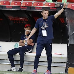 Djukic, cerca del Almería