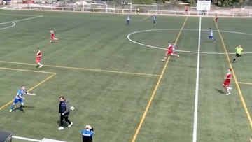 Jugada prometedora al minuto 89, pero un ayudante del cuerpo técnico rival decide intervenir descaradamente.