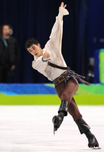 En 2010, en Vancouver, se convirtió en el primer patinador español desde 1956 que participaba en unos Juegos Olímpicos. Terminó 14º. 


