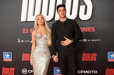 El actor Óscar Casas y la cantante Ana Mena durante el estreno de la película 'Ídolos'.