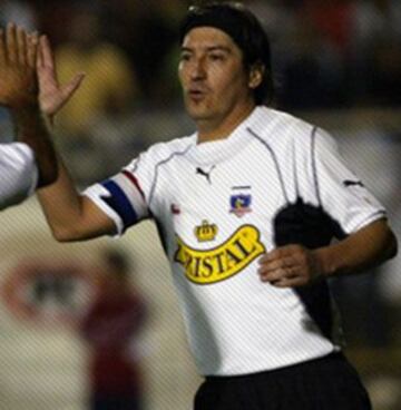 'Bam Bam' jugó la edición 2003 defendiendo la camiseta de Colo Colo. Los albos quedaron fuera en la fase de grupos, en un conjunto integrado por Independiente Medellín, Barcelona de Ecuador y Boca Juniors.