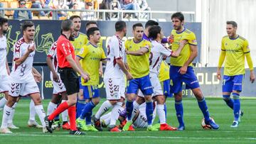 02/03/19 PARTIDO SEGUNDA DIVISION
CADIZ - ALBACETE
TANGANA PELEA CON LEKIC